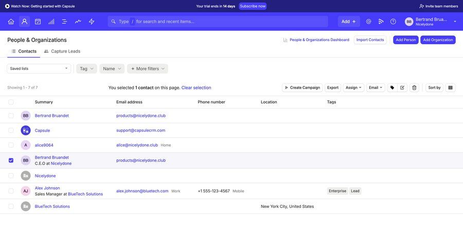 Capsule
			 data management export dropdown filters table data grid ui page example